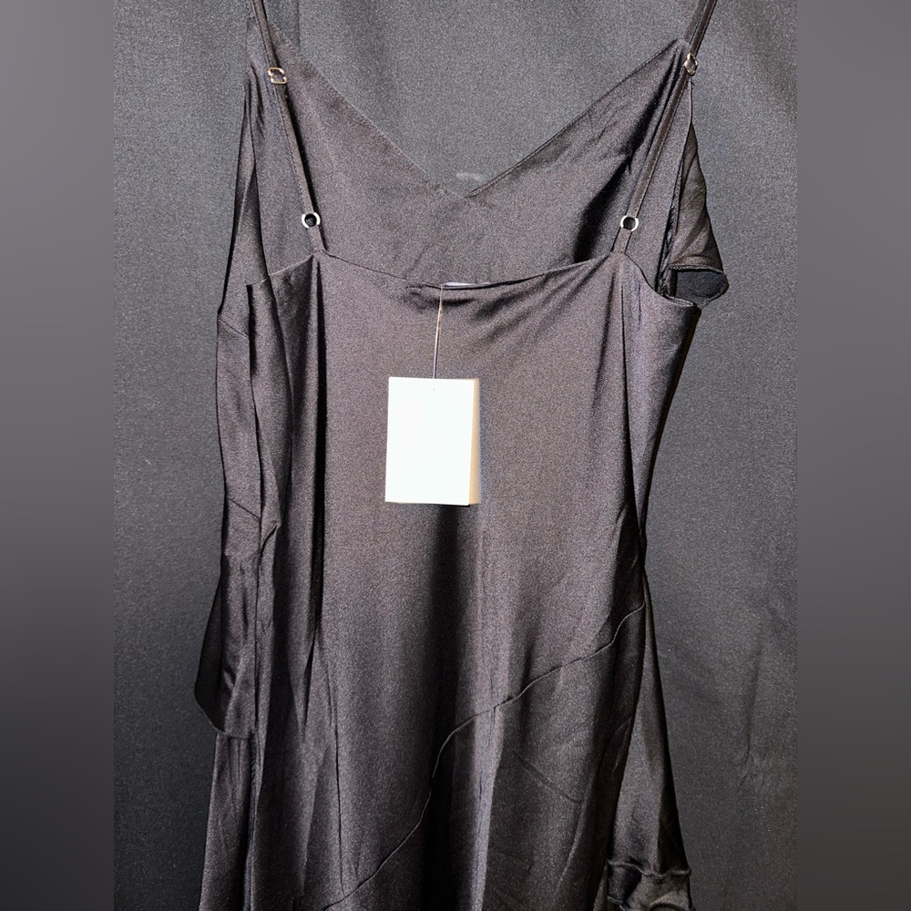 🆕 || F21 || Satin Ruffle High-Low Dress - Picture 6 of 8